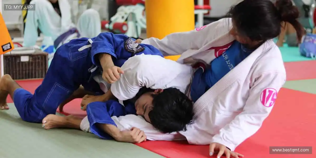 「运动装备黑科技，让你的每一步都更专业！🛡️点击选购，开启高效训练！」